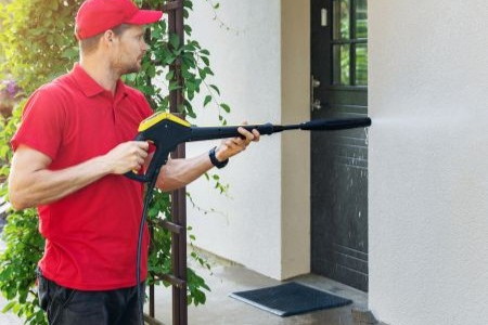 Florida Humidity & Your Stucco Home: Why Routine House Washing Matters